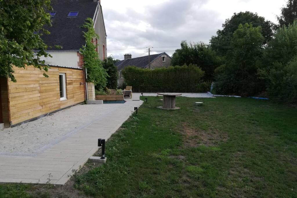 La Maison Reseau Cycle Et Gites Clécy Exterior foto